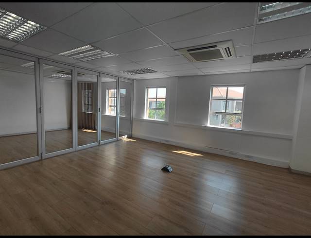 412M² OFFICE TO LET IN FOURWAYS